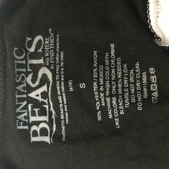 Bundle of 2 Fantastic Beasts Shirts sz Small - Picture 6 of 6